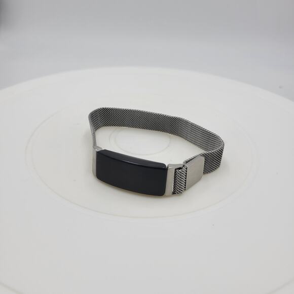 FitBit Fitness Activity Tracker Black Metal Bands Magnetic Lock‎ with Charger - Picture 2 of 12